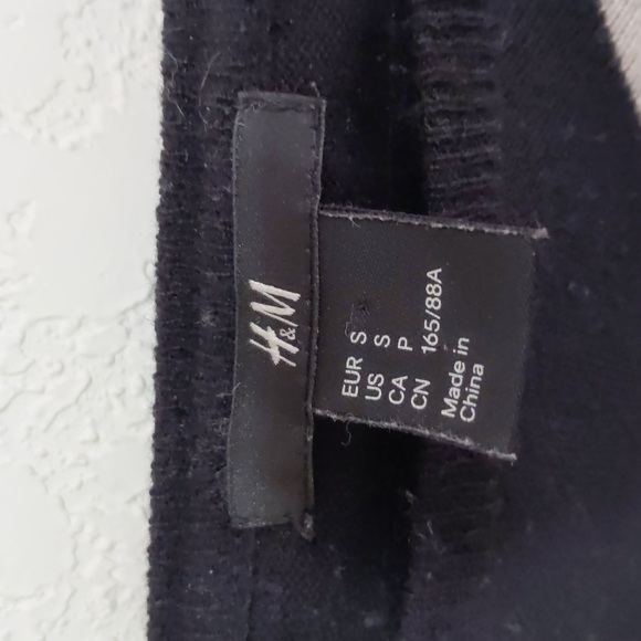 H&M Color-blocked Sweater - Picture 3 of 4